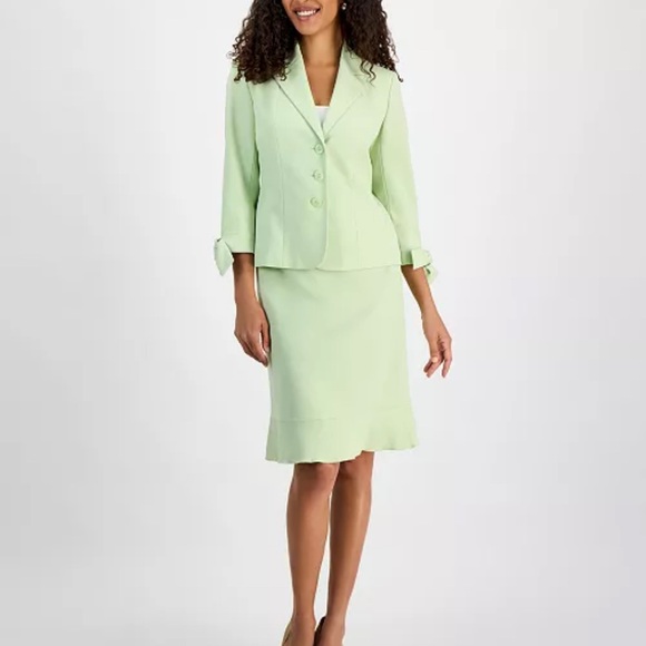 Le Suit Light Green Rose Imprinted Women's Skirt Suit - Picture 1 of 5
